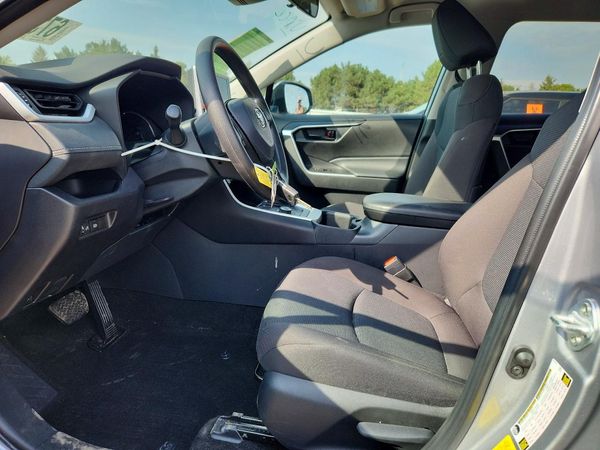 2025 TOYOTA RAV4 LE