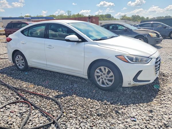 2018 HYUNDAI ELANTRA SE