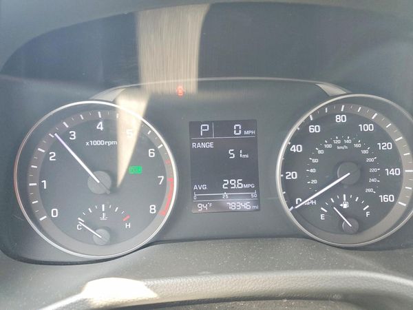 2018 HYUNDAI ELANTRA SE