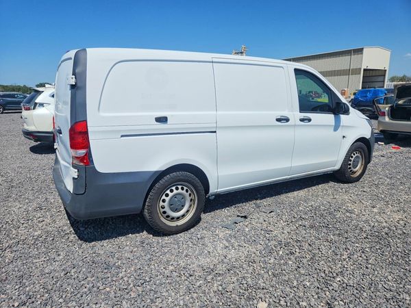 2019 MERCEDES-BENZ METRIS