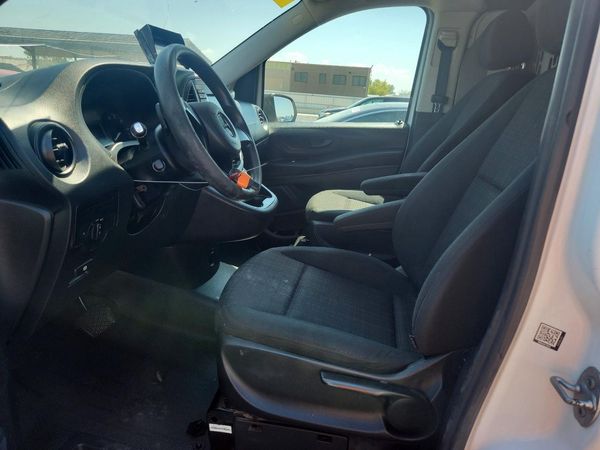 2019 MERCEDES-BENZ METRIS