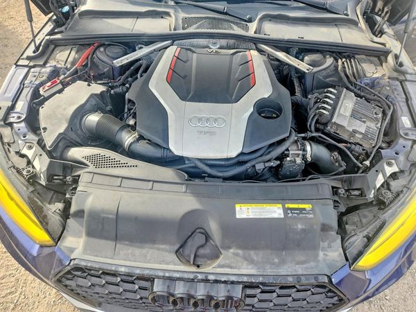 2018 AUDI S5 — Engine bay