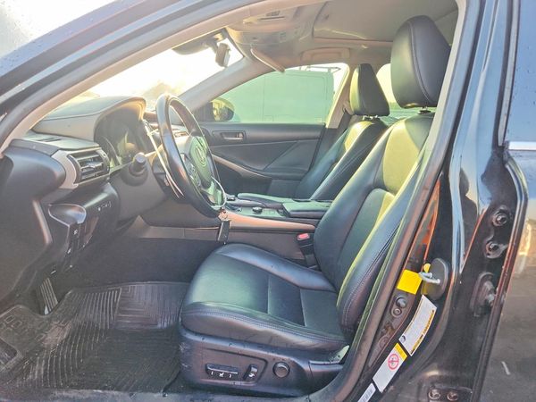 2017 LEXUS IS