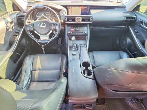2017 LEXUS IS