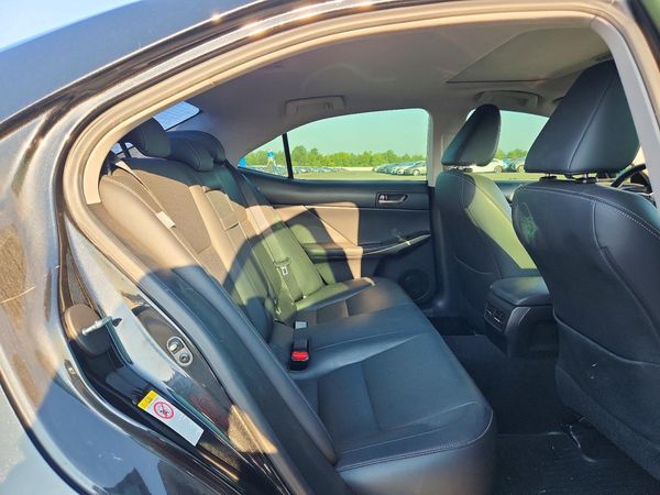 2017 LEXUS IS