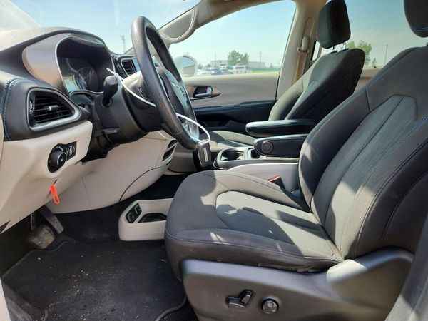 2021 CHRYSLER PACIFICA Touring