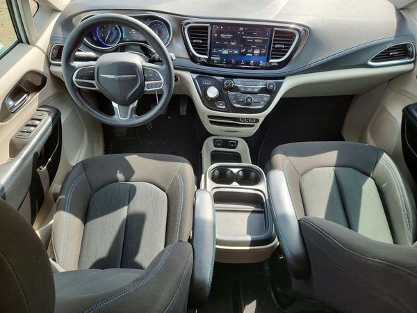 2021 CHRYSLER PACIFICA Touring