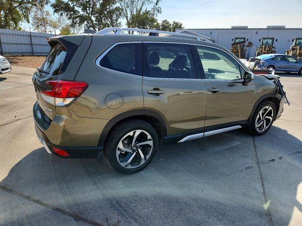 2023 SUBARU FORESTER