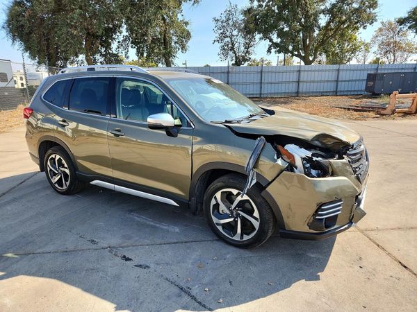 2023 SUBARU FORESTER