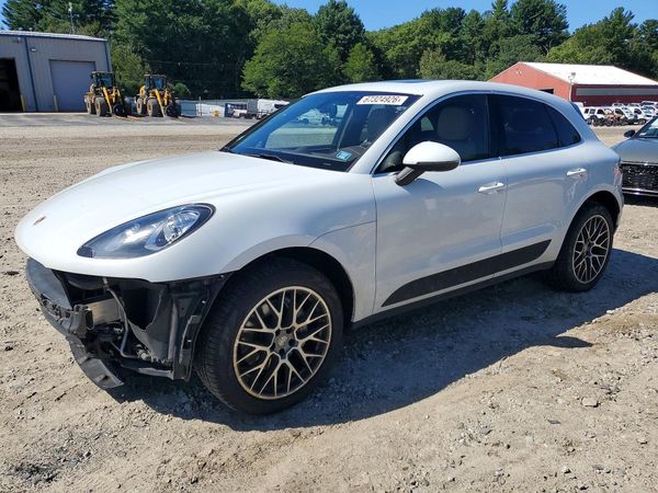 2016 PORSCHE MACAN