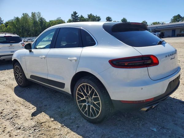 2016 PORSCHE MACAN