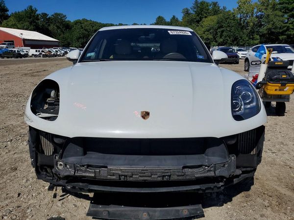 2016 PORSCHE MACAN