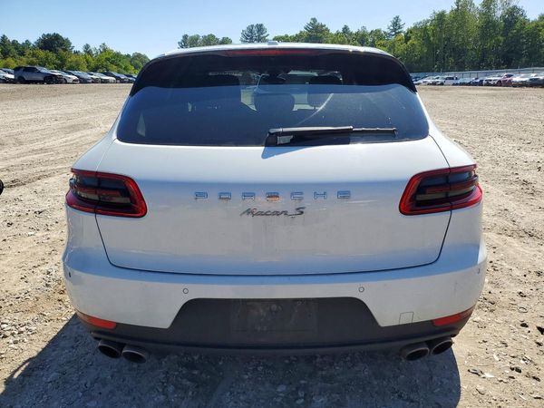 2016 PORSCHE MACAN