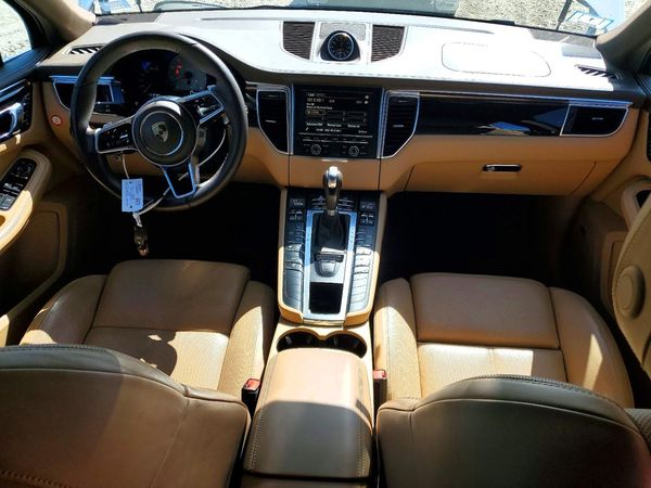 2016 PORSCHE MACAN