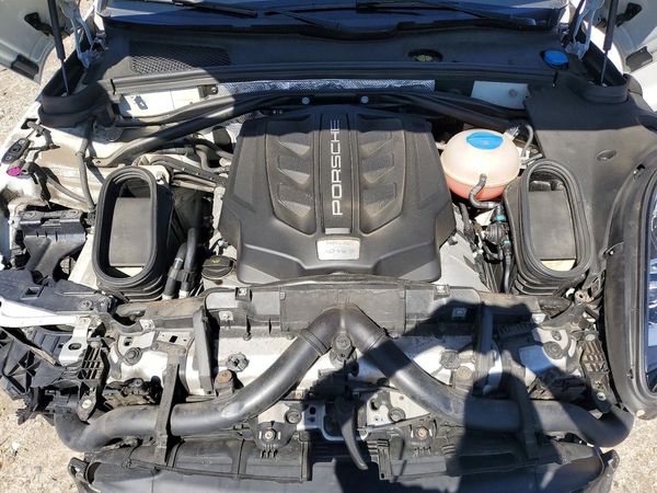 2016 PORSCHE MACAN