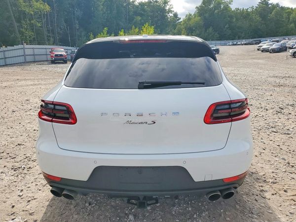 2015 PORSCHE MACAN