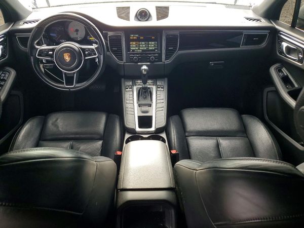 2015 PORSCHE MACAN