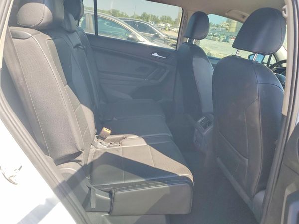 2018 VOLKSWAGEN TIGUAN SE, SEL