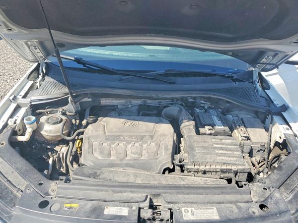 2018 VOLKSWAGEN TIGUAN SE, SEL