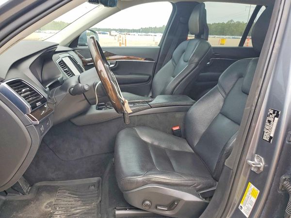 2016 VOLVO XC90 SV42 Momentum — DENT