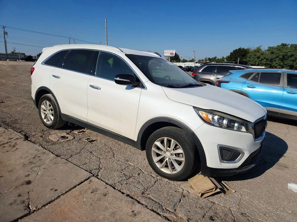2017 KIA SORENTO L, LX