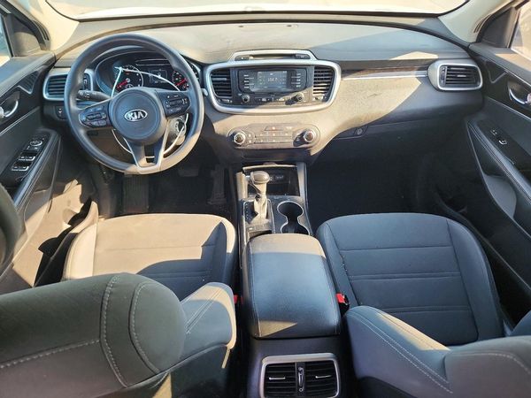 2017 KIA SORENTO L, LX