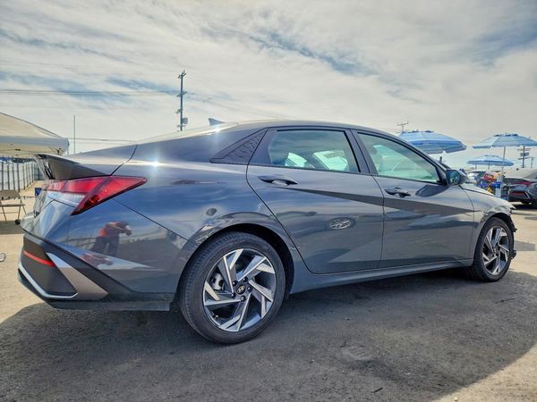 2025 HYUNDAI ELANTRA