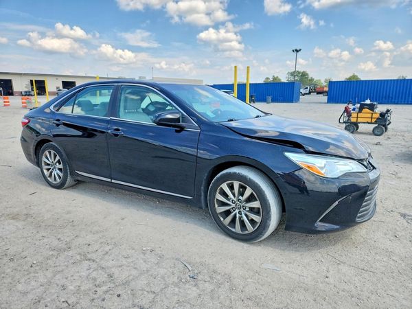 2017 TOYOTA CAMRY LE/SE/XLE/XSE — Passenger 3/4