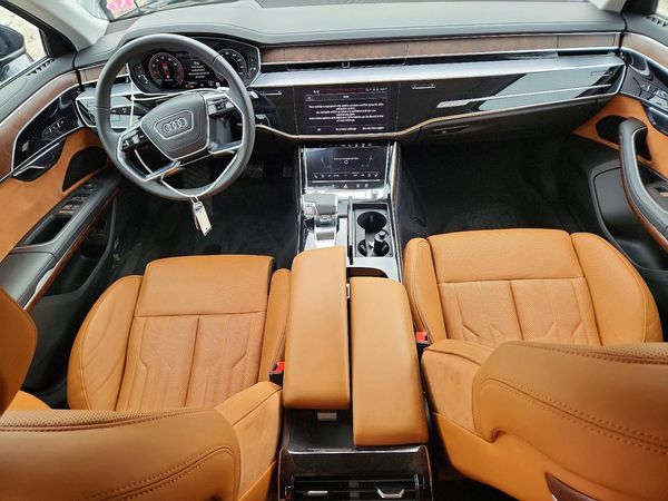 2024 AUDI A8