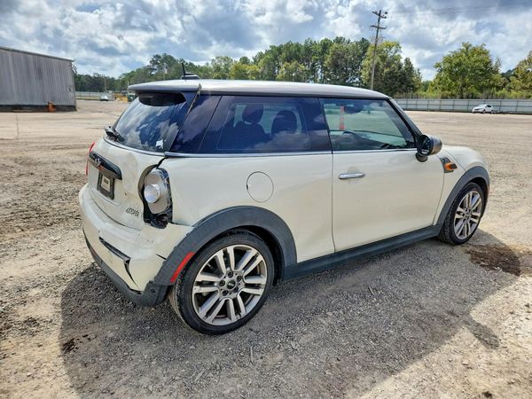 2017 MINI COOPER