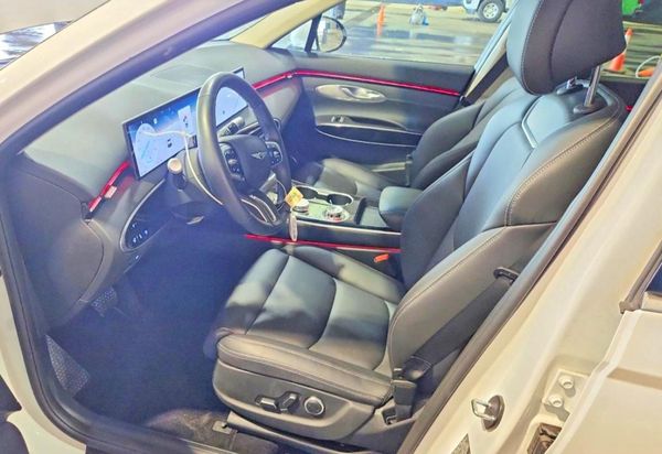 2026 GENESIS GV70 2.5T, 2.5T Select