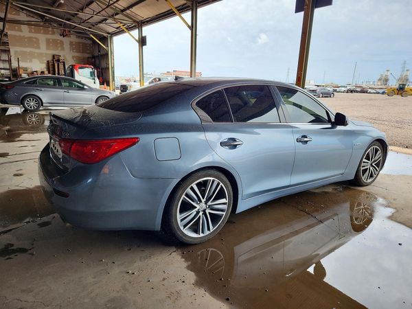 2016 INFINITI Q50
