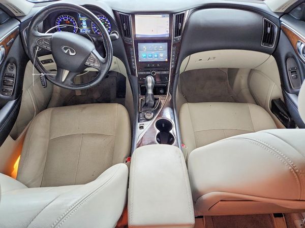 2016 INFINITI Q50