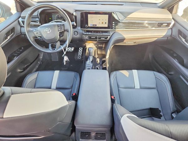 2025 TOYOTA CAMRY