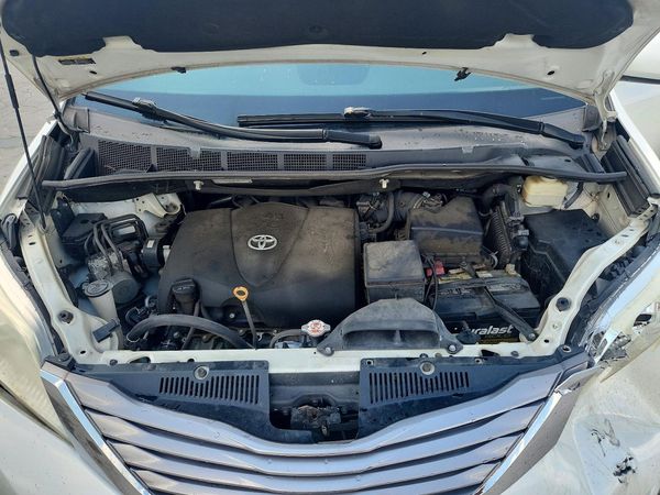 2017 TOYOTA SIENNA