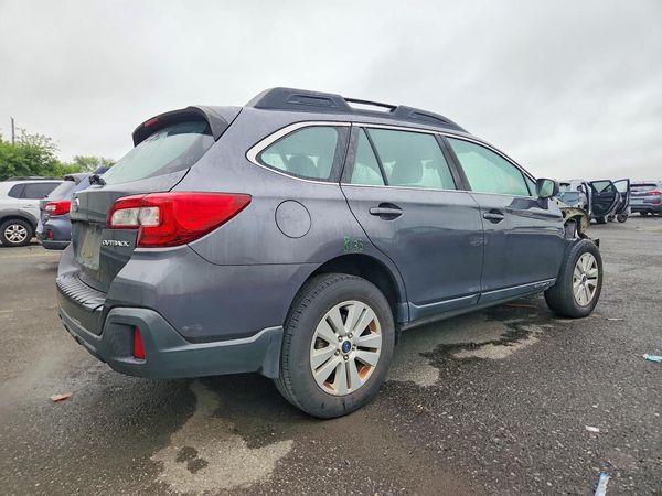 2018 SUBARU OUTBACK Base