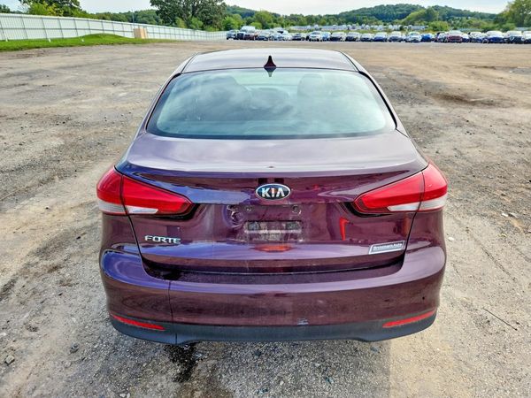 2017 KIA FORTE LX Base