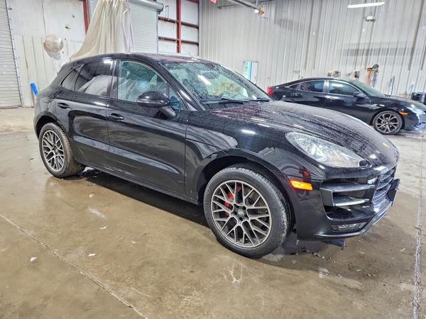 2017 PORSCHE MACAN