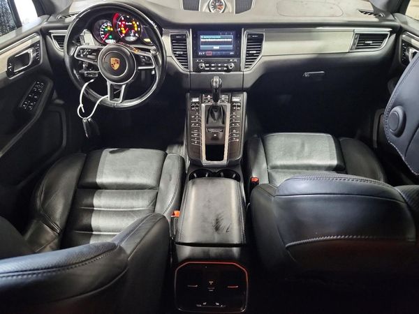 2017 PORSCHE MACAN