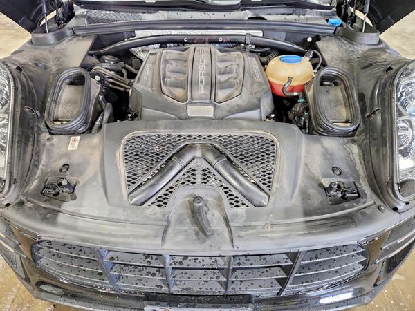 2017 PORSCHE MACAN