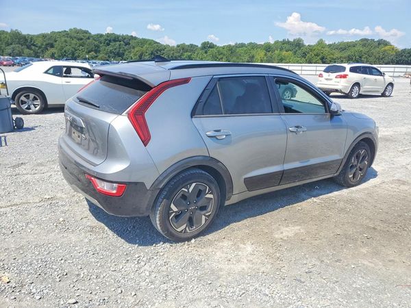 2023 KIA NIRO