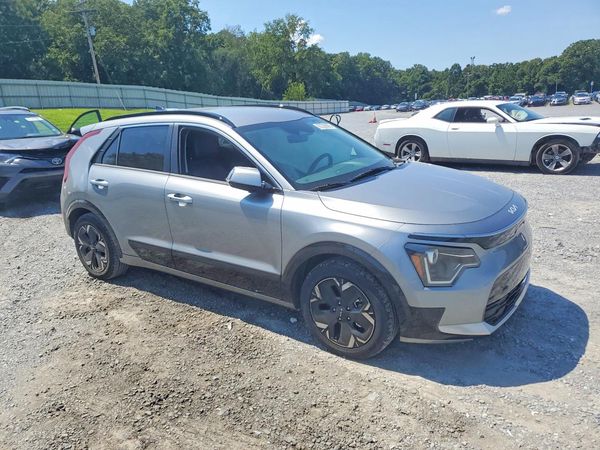 2023 KIA NIRO