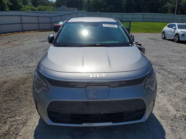 2023 KIA NIRO