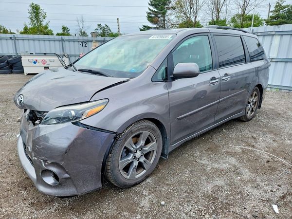 2017 TOYOTA SIENNA