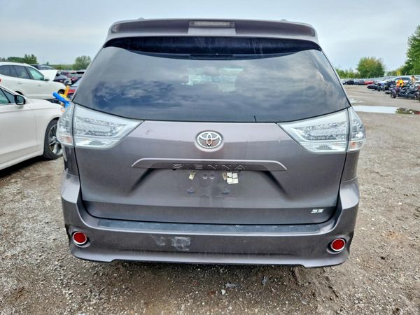2017 TOYOTA SIENNA