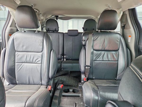 2017 TOYOTA SIENNA