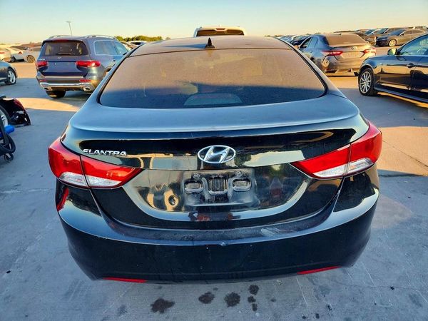 2013 HYUNDAI ELANTRA