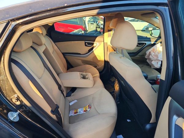 2013 HYUNDAI ELANTRA