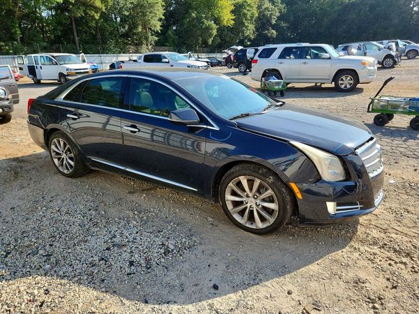 2013 CADILLAC XTS Platinum Collection