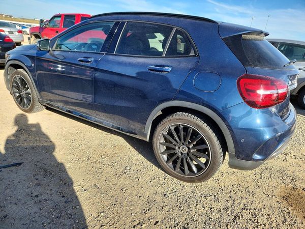 2019 MERCEDES-BENZ GLA